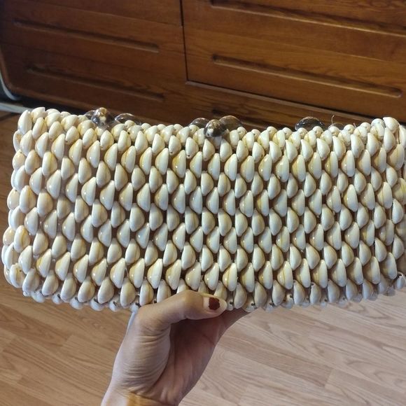 Handmade Shell Pouch - Picture 7 of 8